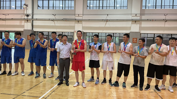 建材公司舉辦籃球友誼賽  建材公司舉辦籃球友誼賽