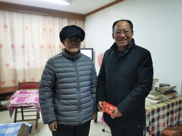 公司領導開展節(jié)前慰問 公司領導開展節(jié)前慰問