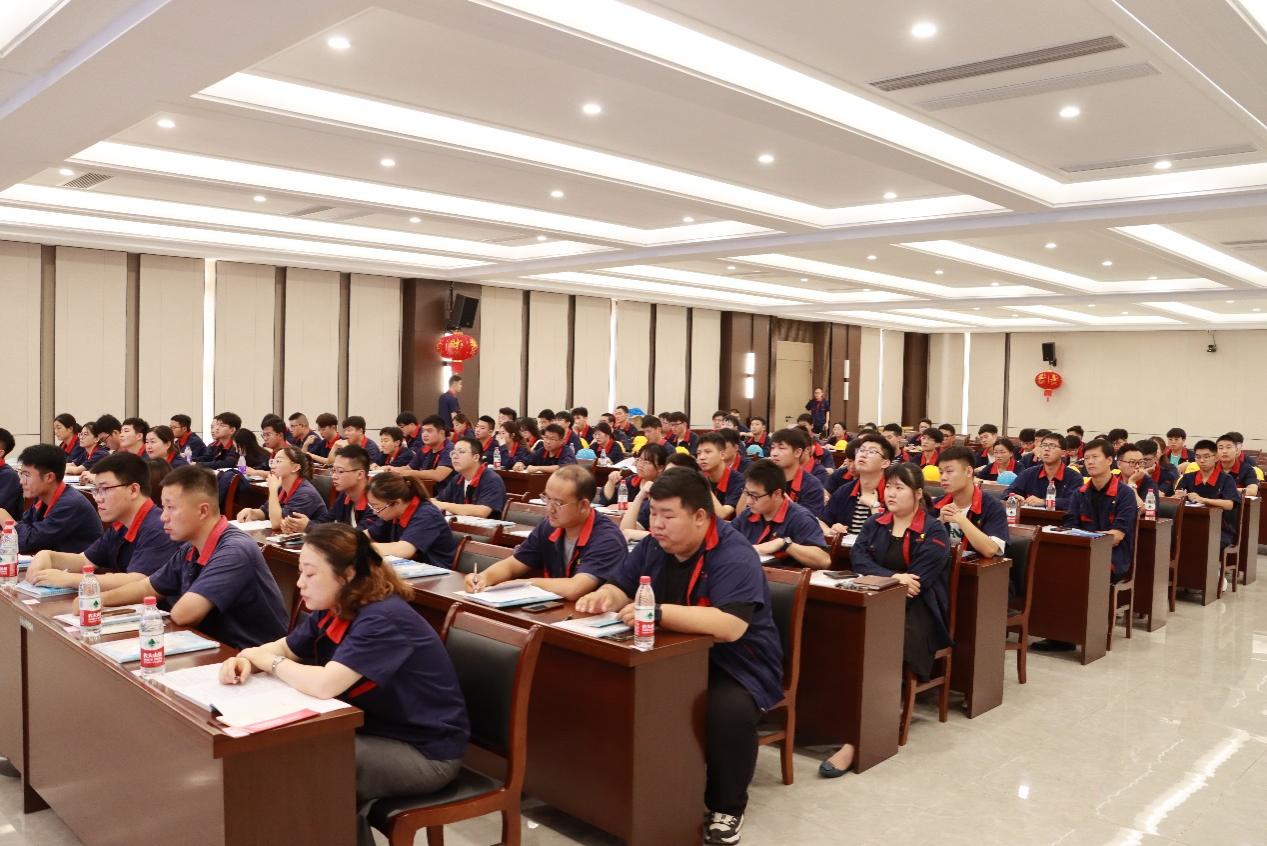 公司開(kāi)展新員工培訓(xùn) 公司開(kāi)展新員工培訓(xùn)